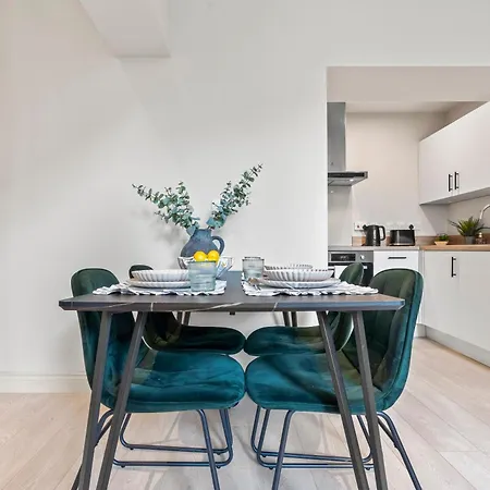 Spacious In Leeds Fst Wifi Leeds (West Yorkshire)