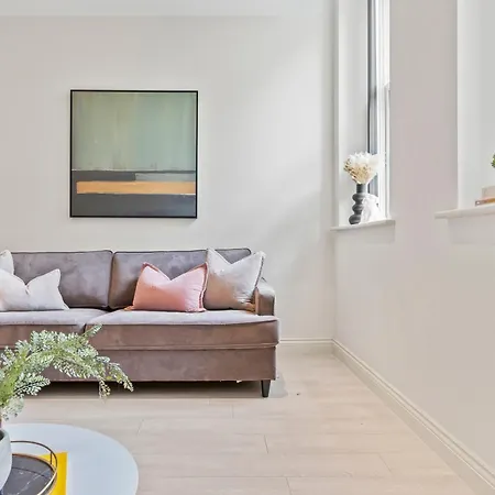 Spacious In Leeds Fst Wifi Apartment